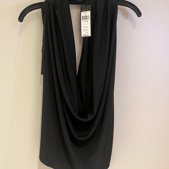 Black Backless scoop neck top BCBG never work - Picture 2 of 2